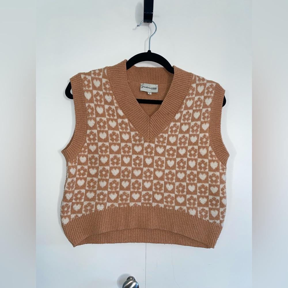 Tan & White Cropped Sweater Vest with Heart & Flower Accent Squares